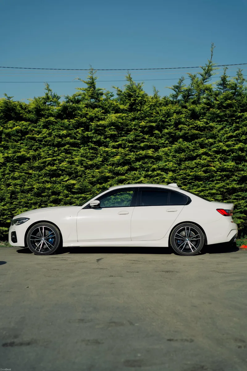 BMW 320D X-Drive M-Sport 2021- Extremely Low kms - Image 6
