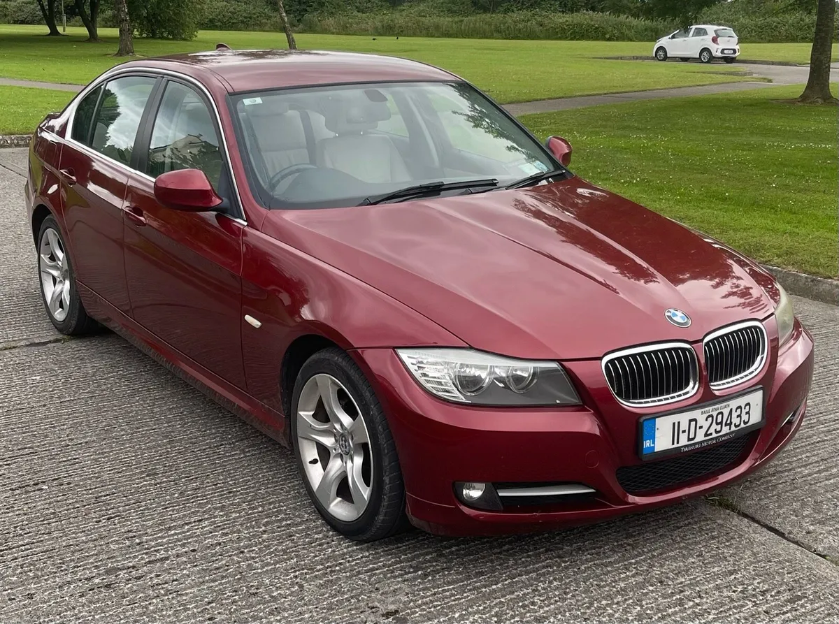 BMW 318D AUTOMATIC - Image 1