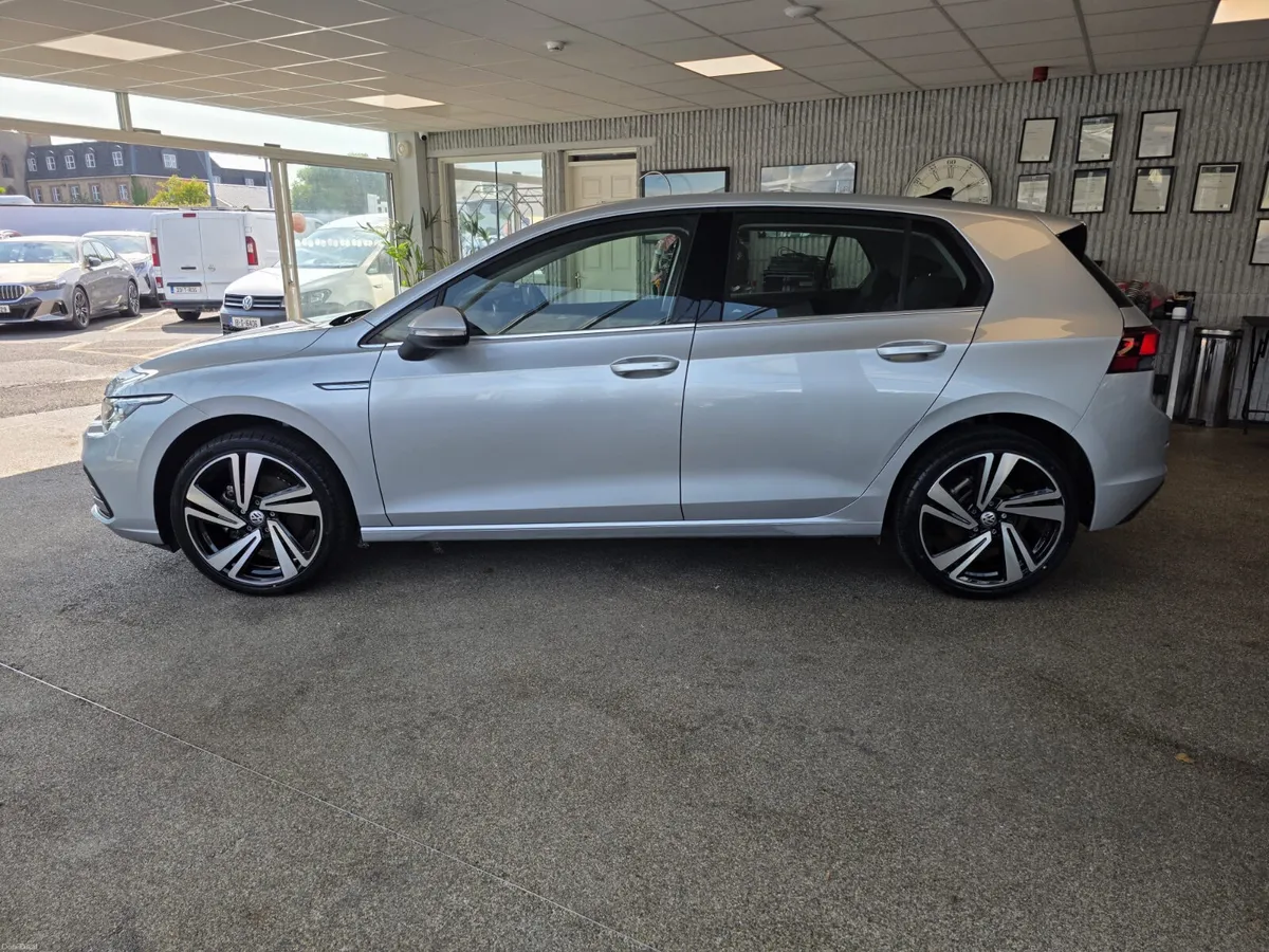 Volkswagen Golf 2.0 TDI 115HP Style 2024 - Image 3