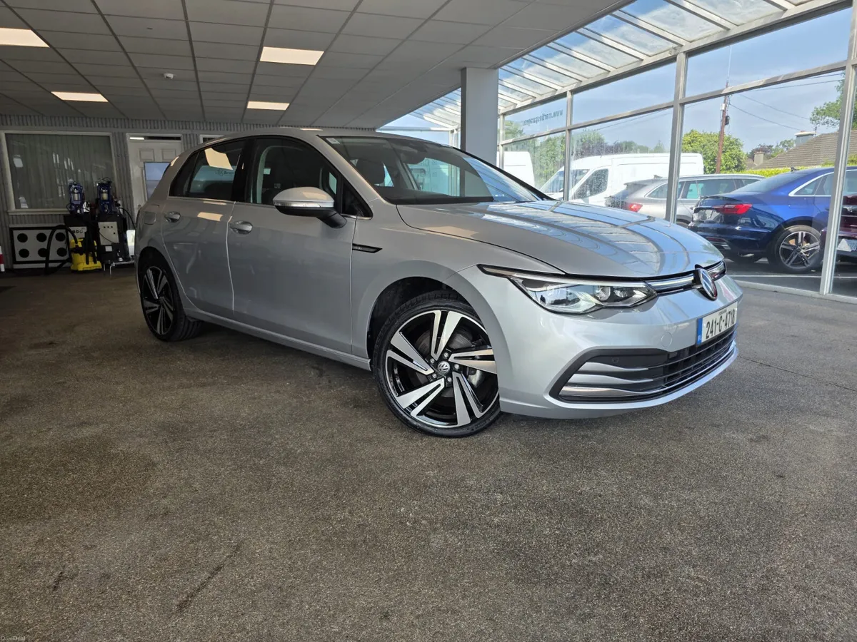 Volkswagen Golf 2.0 TDI 115HP Style 2024 - Image 1