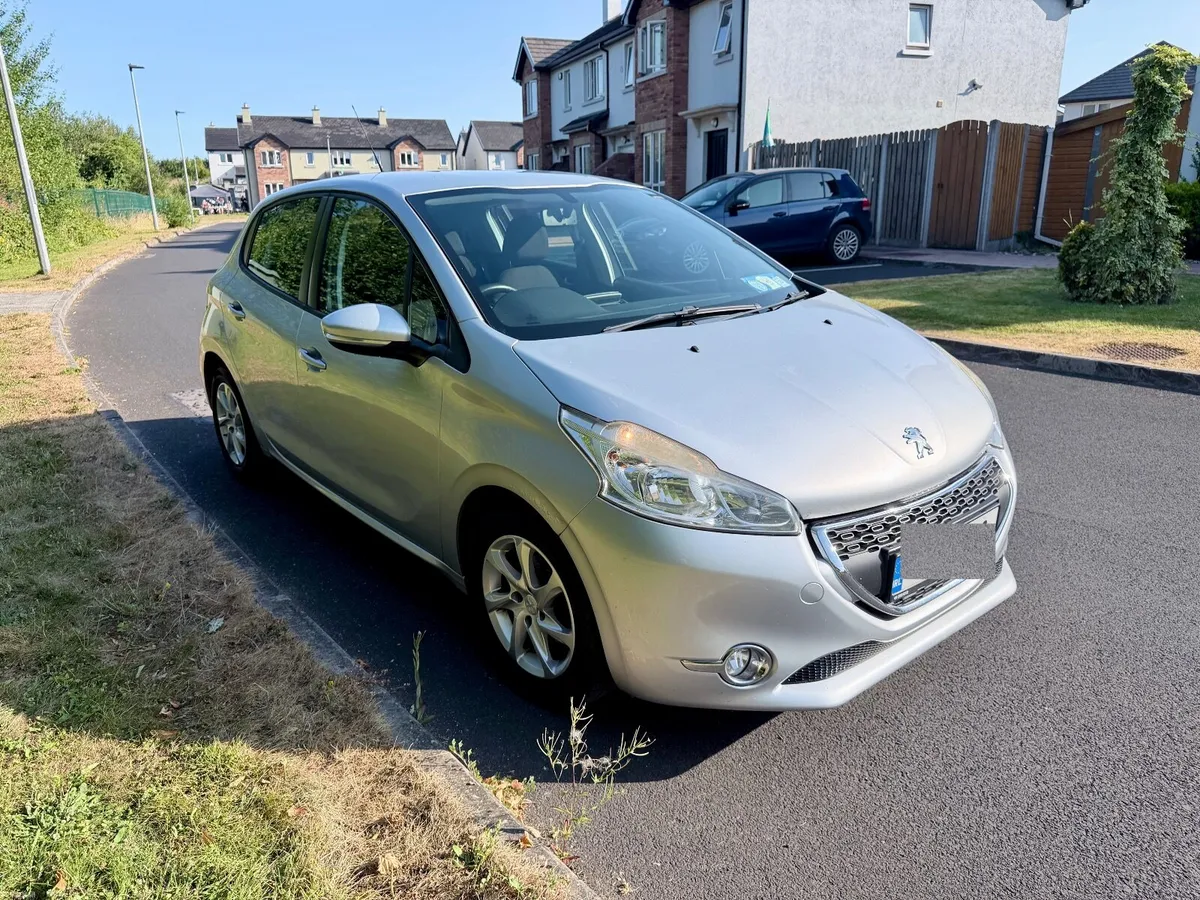 Peugeot 208 1.2 VTI - Image 1