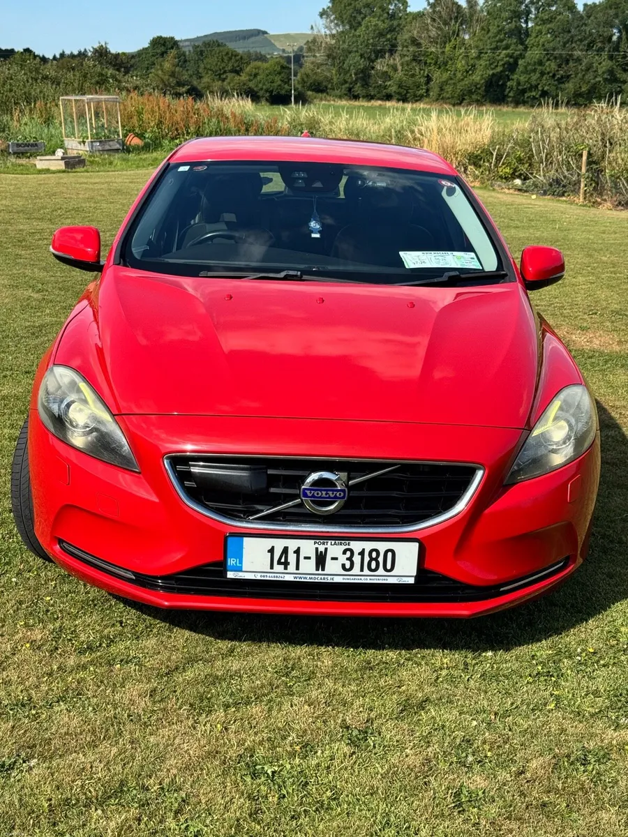 141 VOLVO V40 DBA-MB4164T - Image 1