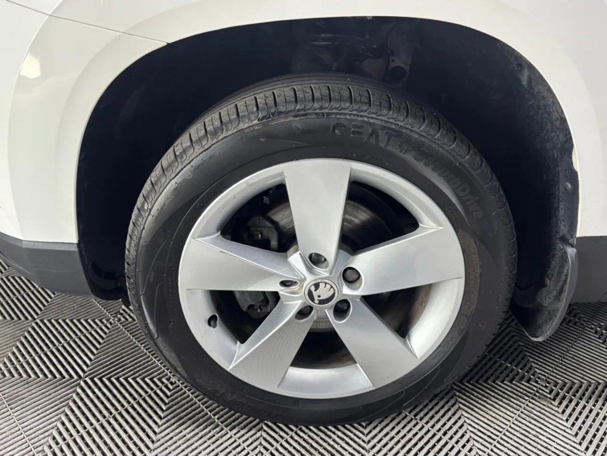 Skoda Karoq AMBITION 1.6 TDI 115HP 4DR - Image 2