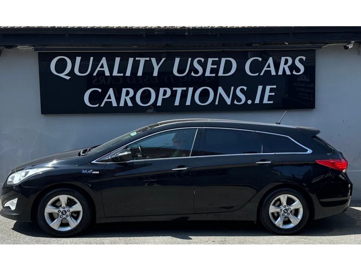 Hyundai i40 1.7 CRDI PREMIUM BLUE DRIV 5DR - Image 2