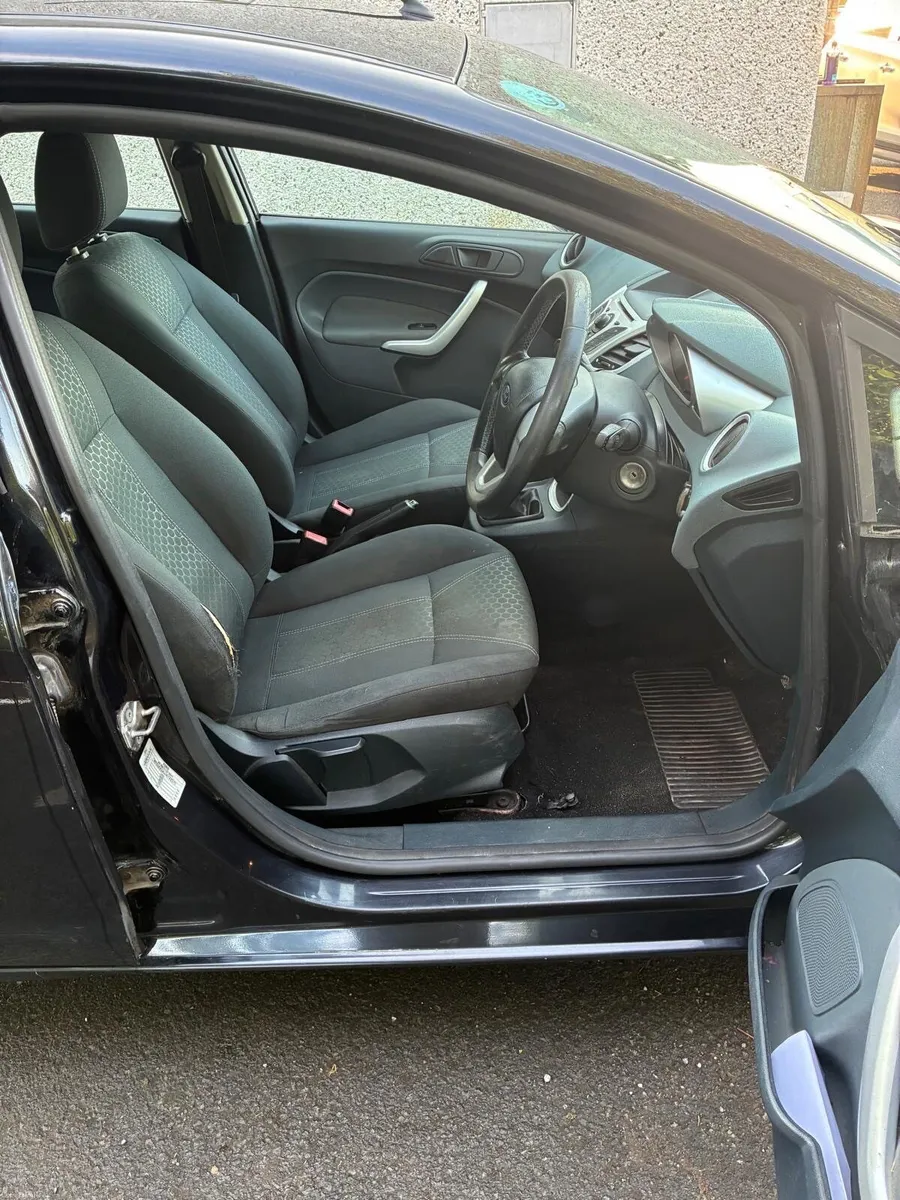 Ford Fiesta 2010 - Image 3