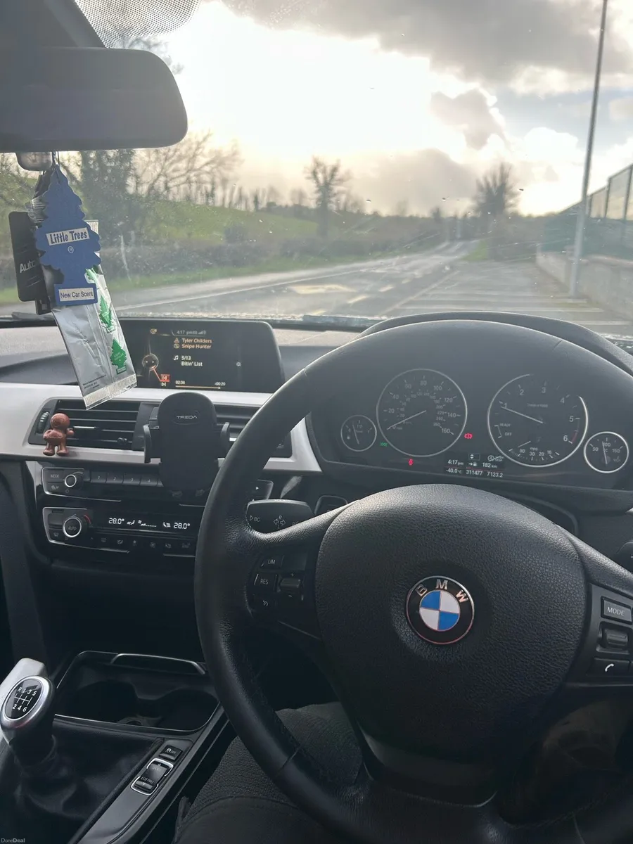 Car - Image 6