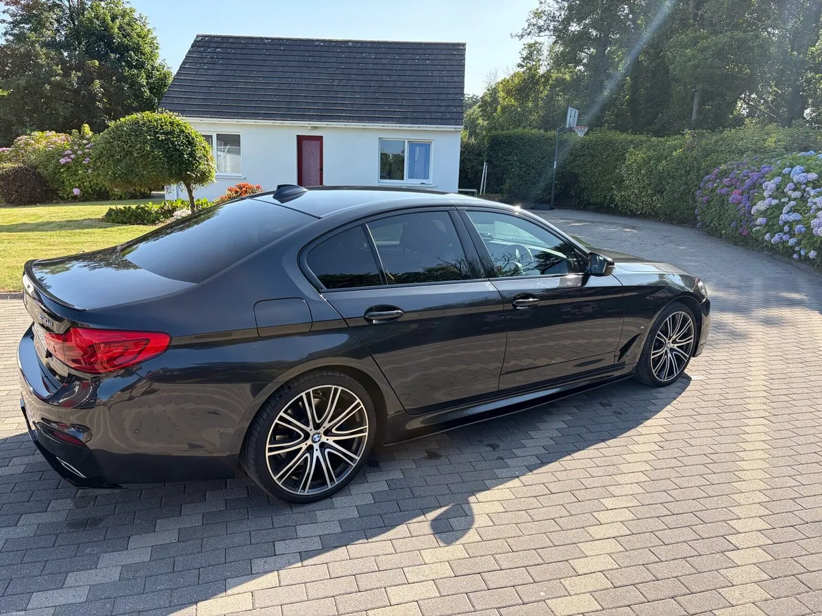 BMW 530e M SPORT - Image 1
