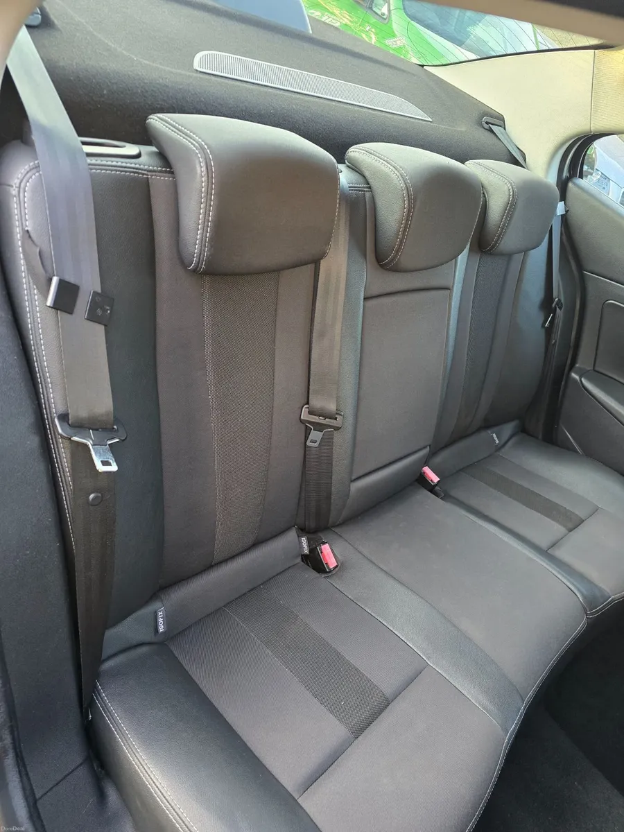 Renault Fluence 2012 - Image 2