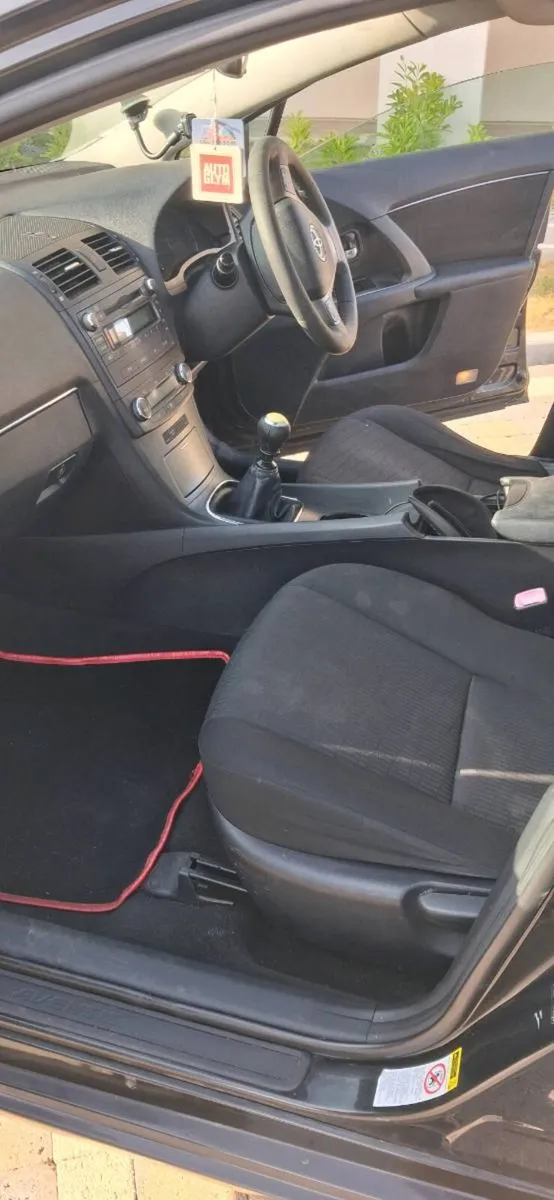 Toyota avensis - Image 5