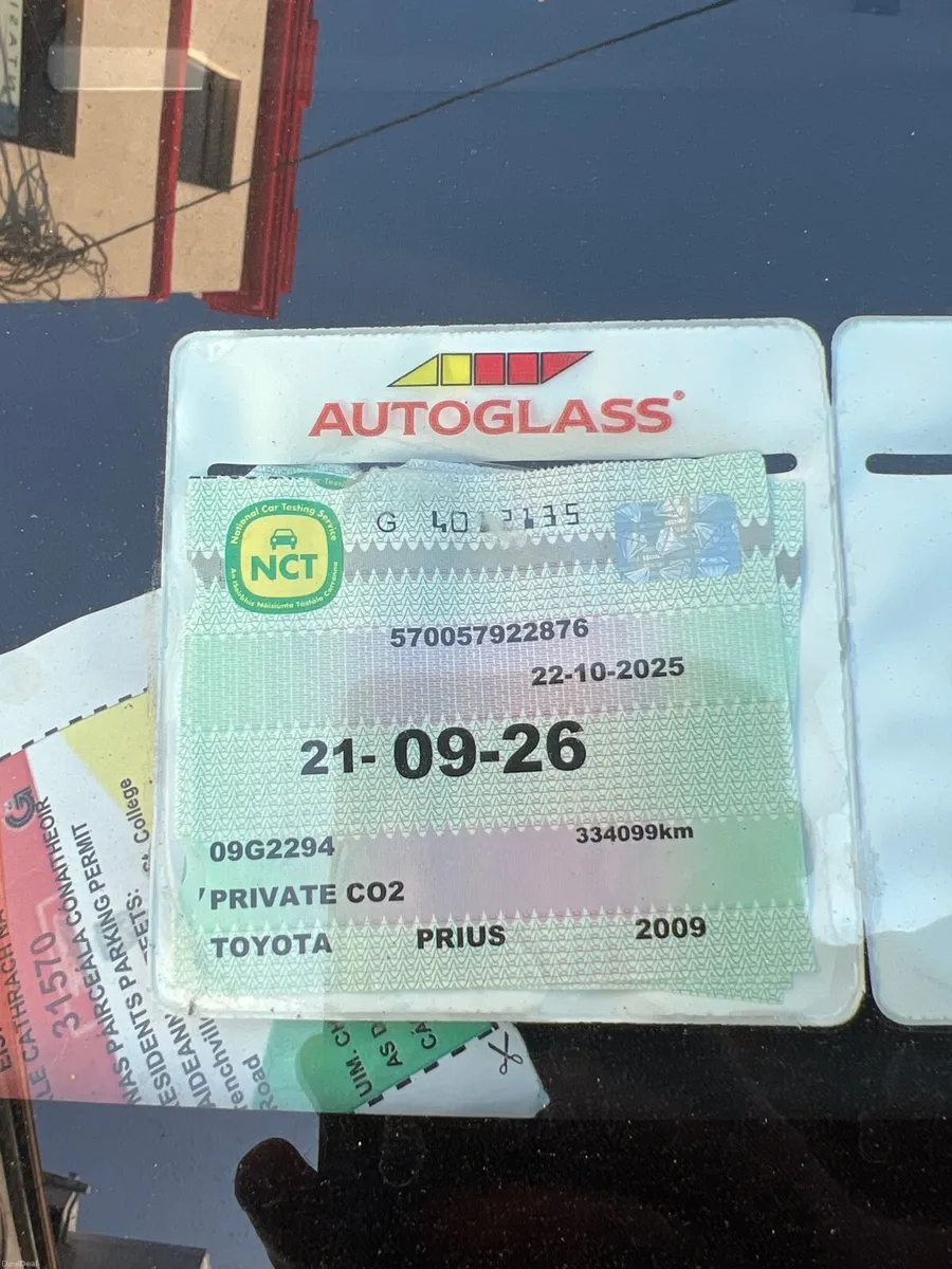 Toyota prius - Image 2
