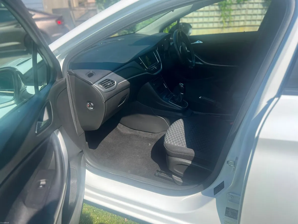 Opel Astra  1.5 2022 - Image 6