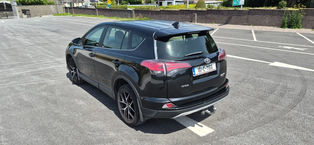 2016 Toyota RAV4 Luna Sport 2.0 D-4D - Image 2