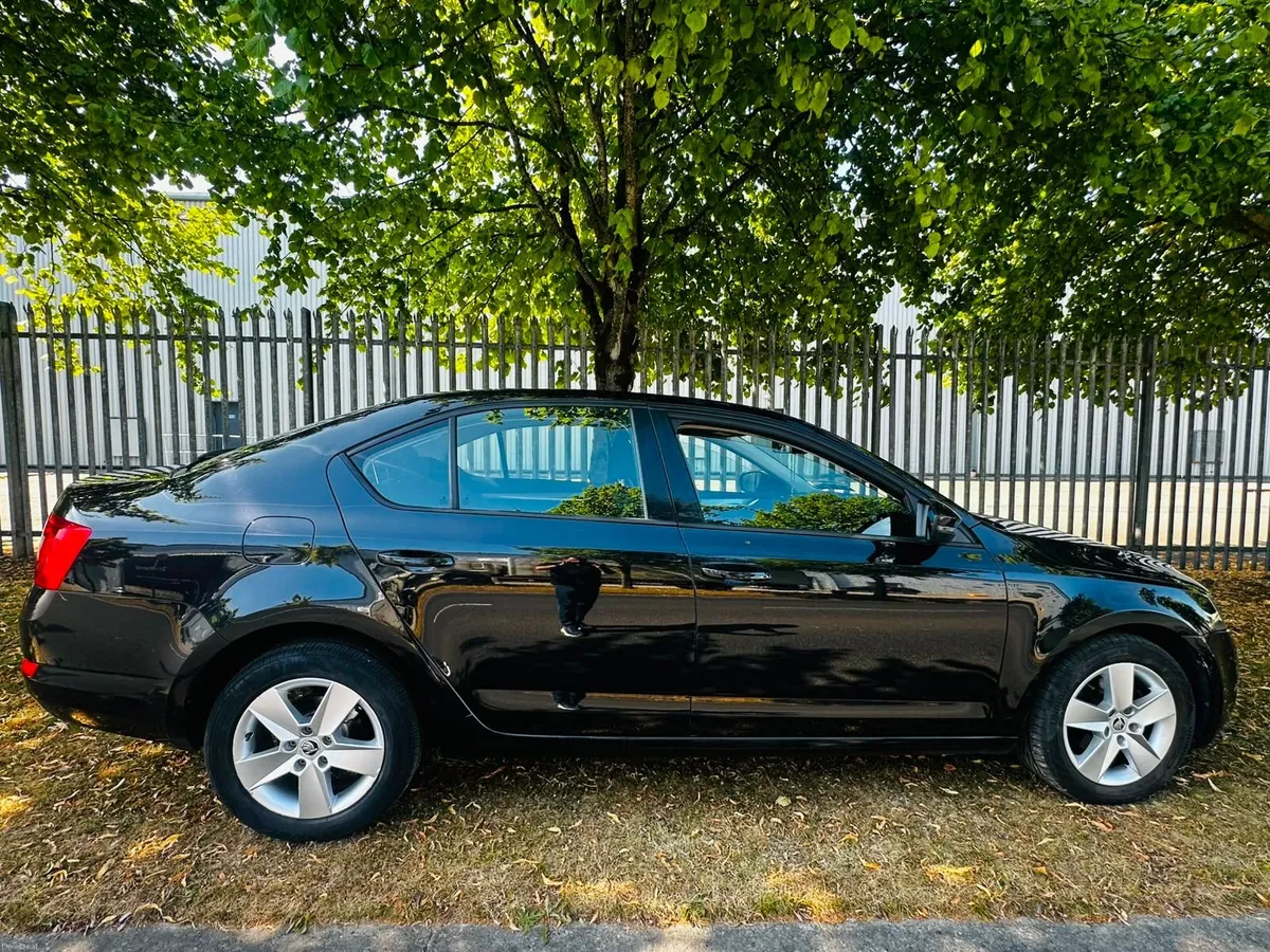 2016 Skoda Octavia Ambition 1.6 TDI DSG Auto - Image 1