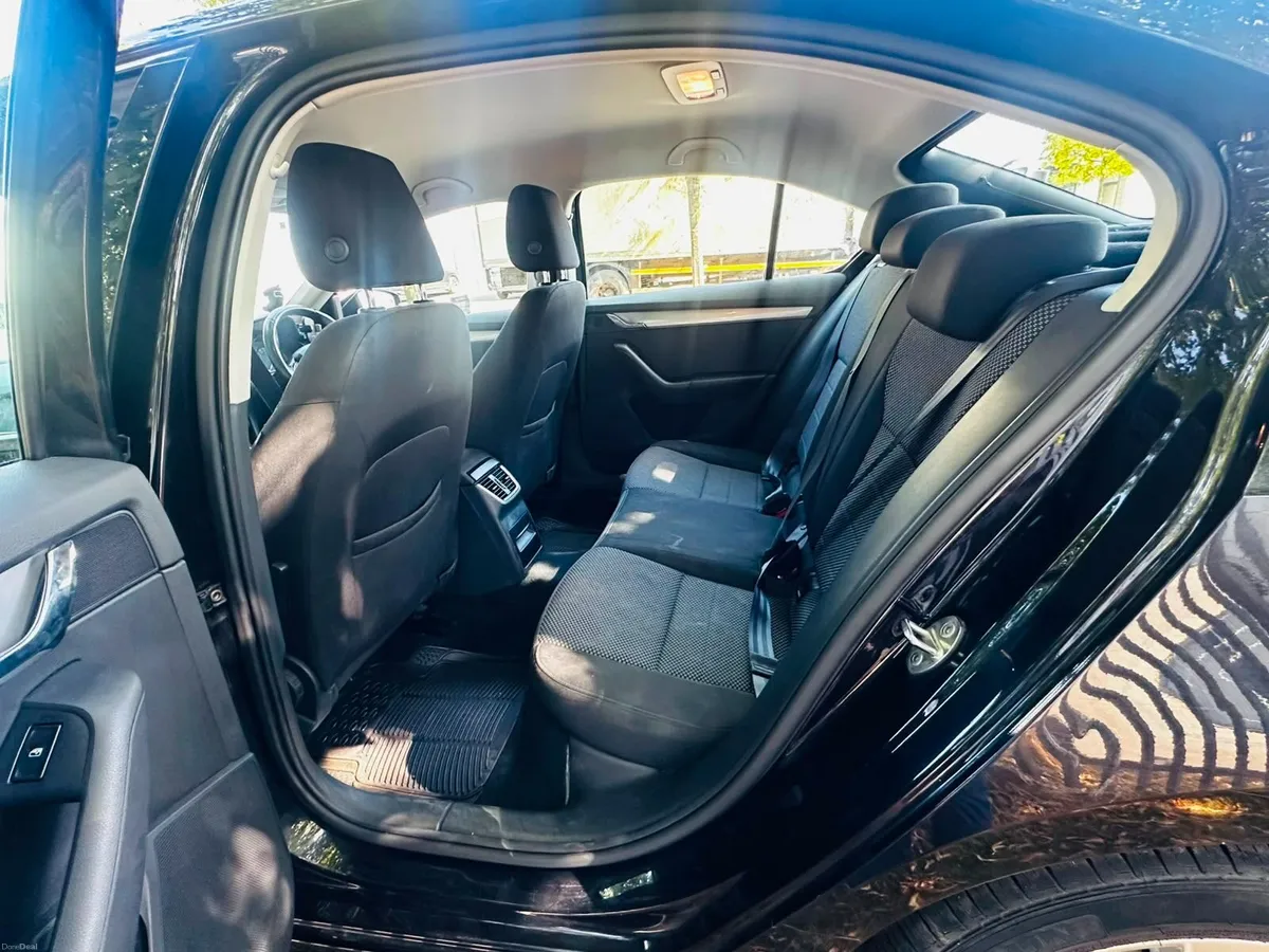 2016 Skoda Octavia Ambition 1.6 TDI  - Automatic - Image 6