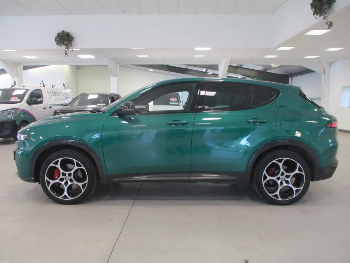 Alfa Romeo Tonale VELOCE 1.3 PHEV AWD 280 BHP 2023 - Image 1