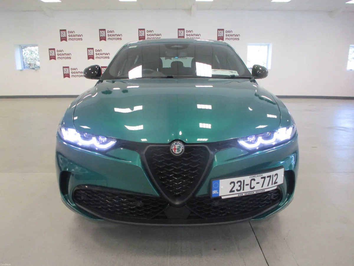 Alfa Romeo Tonale VELOCE 1.3 PHEV AWD 280 BHP 2023 - Image 4