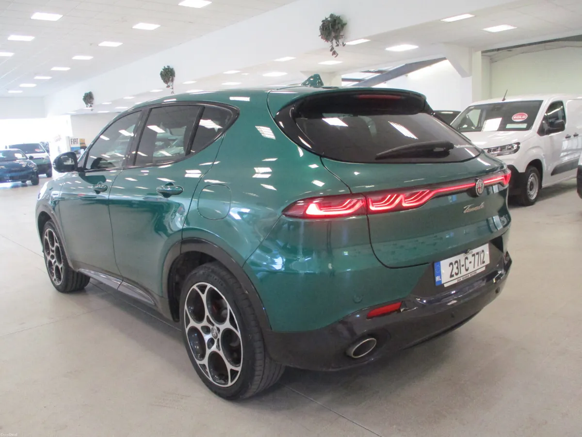 Alfa Romeo Tonale VELOCE 1.3 PHEV AWD 280 BHP 2023 - Image 5