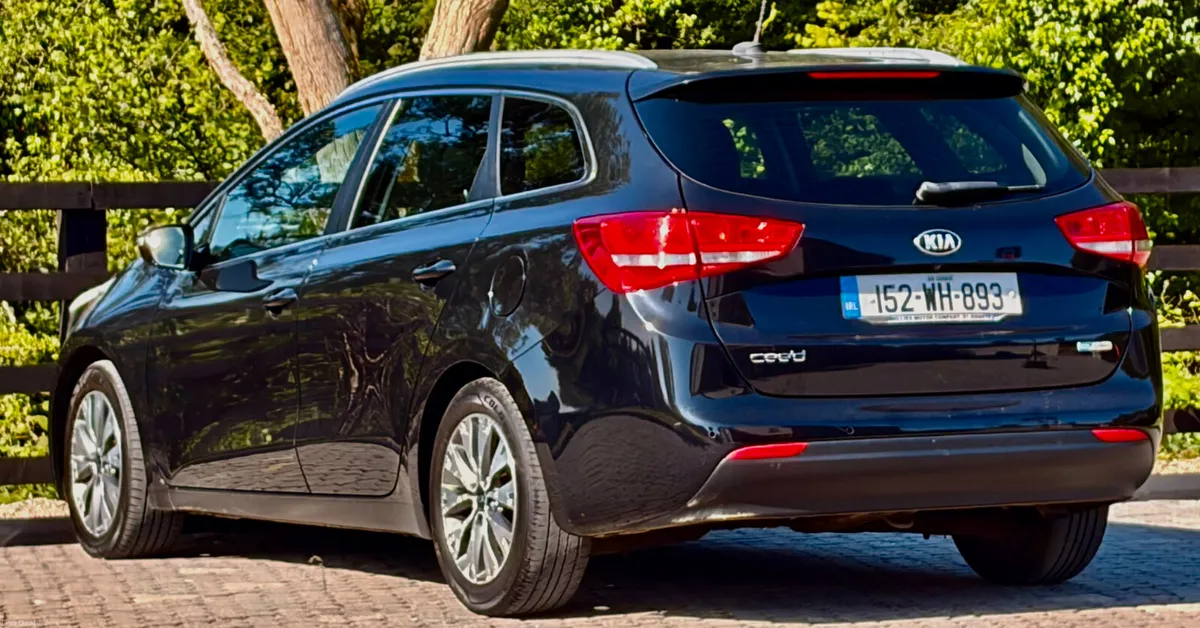 Kia Ceed 2015 xe high spec in immaculate condition - Image 4
