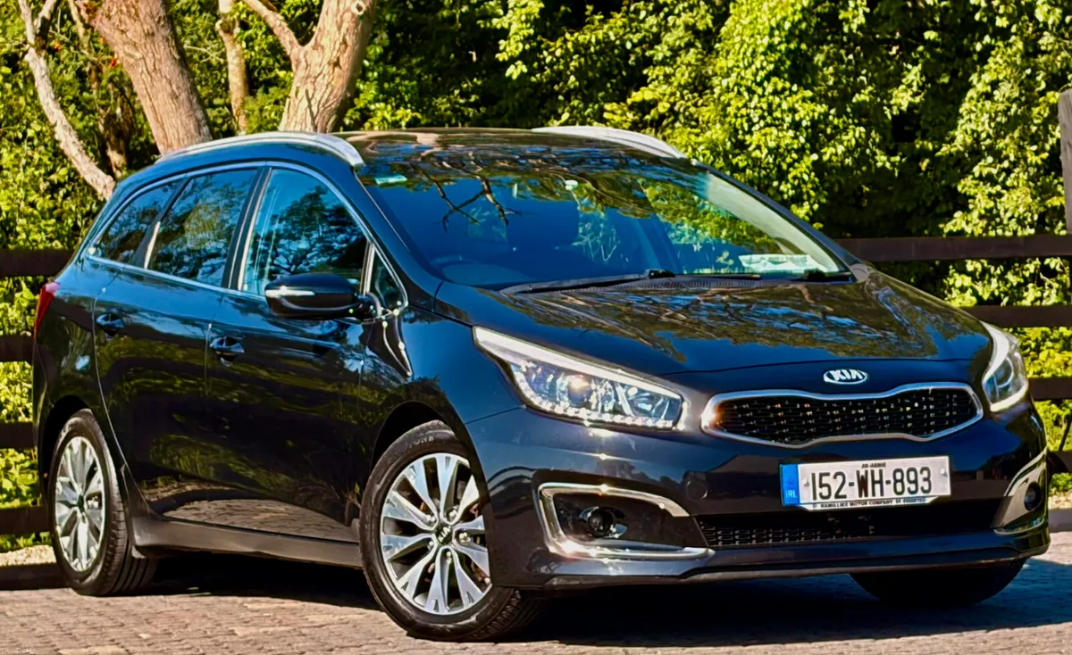 Kia Ceed 2015 xe high spec in immaculate condition - Image 1