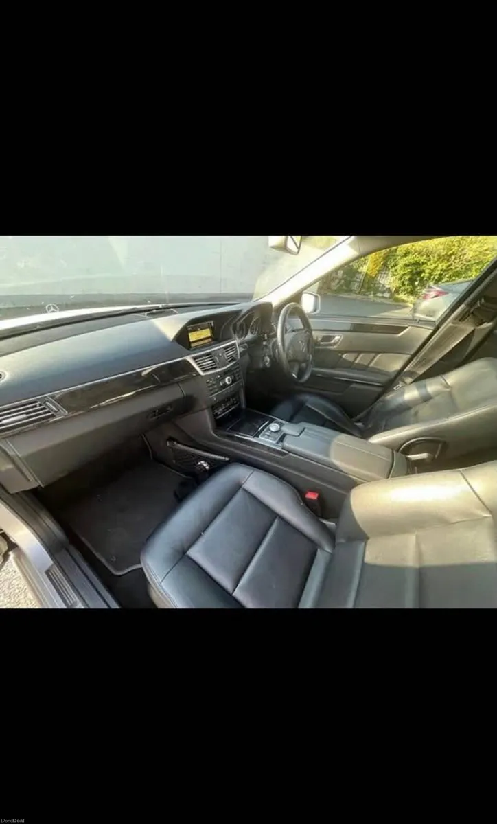 Mercedes-Benz E-Class 2011 - Image 5