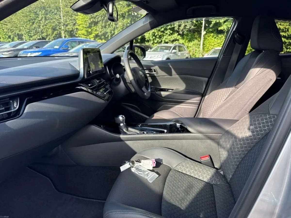 Toyota C-HR C-HR HYBRID SPORT - Image 6