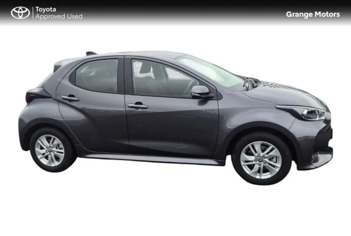 Toyota Yaris 1.5 HYBRID LUNA**DEMO MODEL** - Image 3