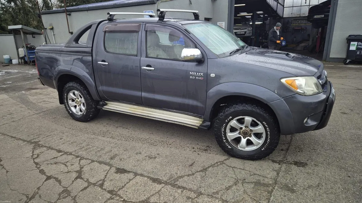 Toyota Hilux - Image 1