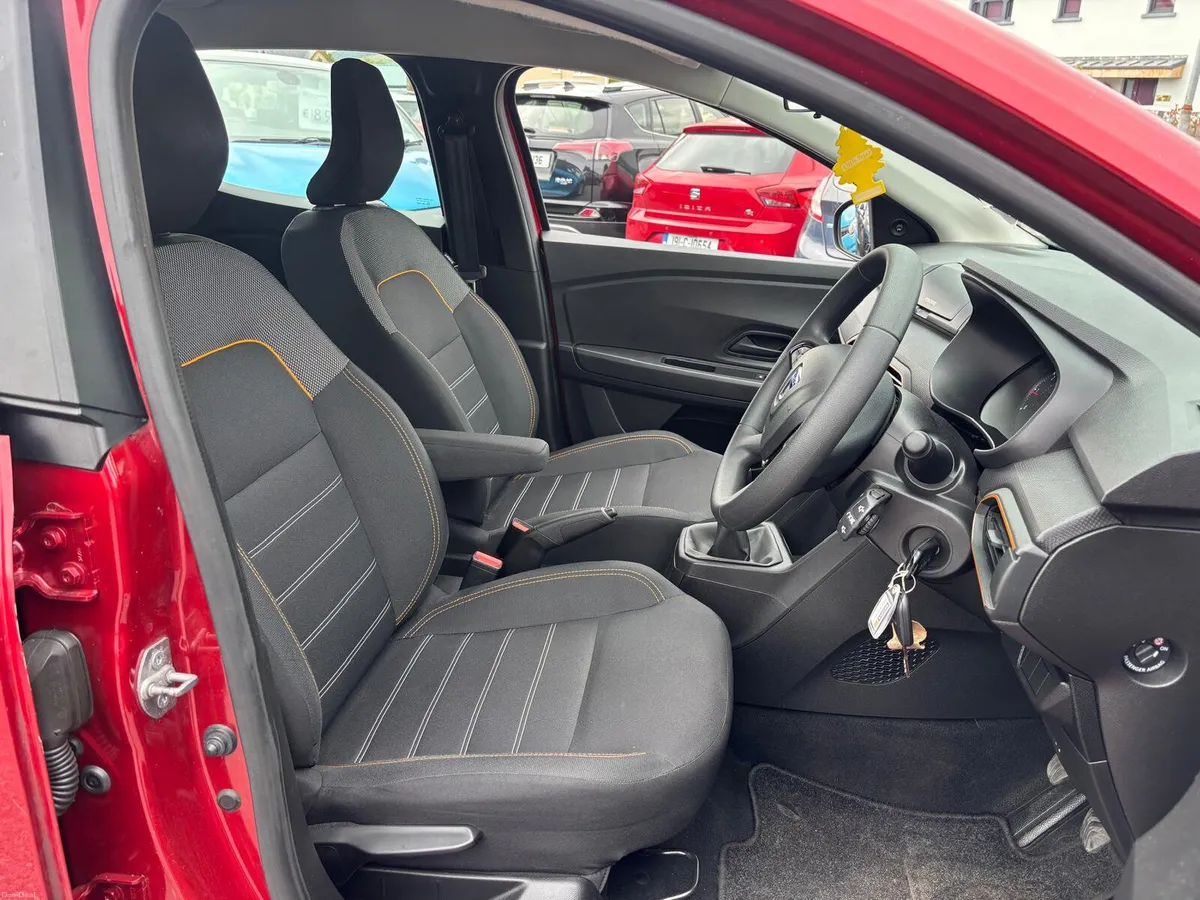 Dacia Sandero Stepway 2022  PETROL - Image 4