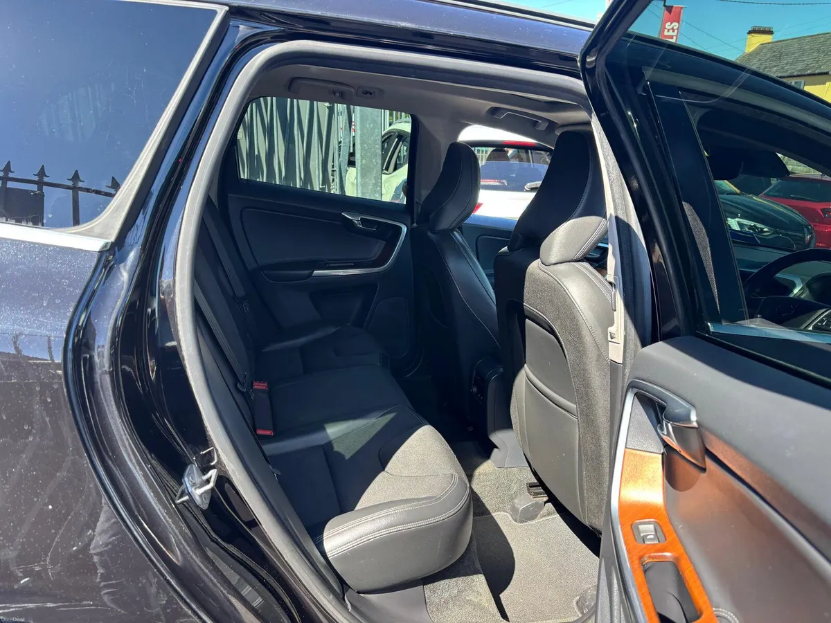 Volvo XC60 2015   STUNNING  JEEP  PANORAMIC ROOF - Image 5