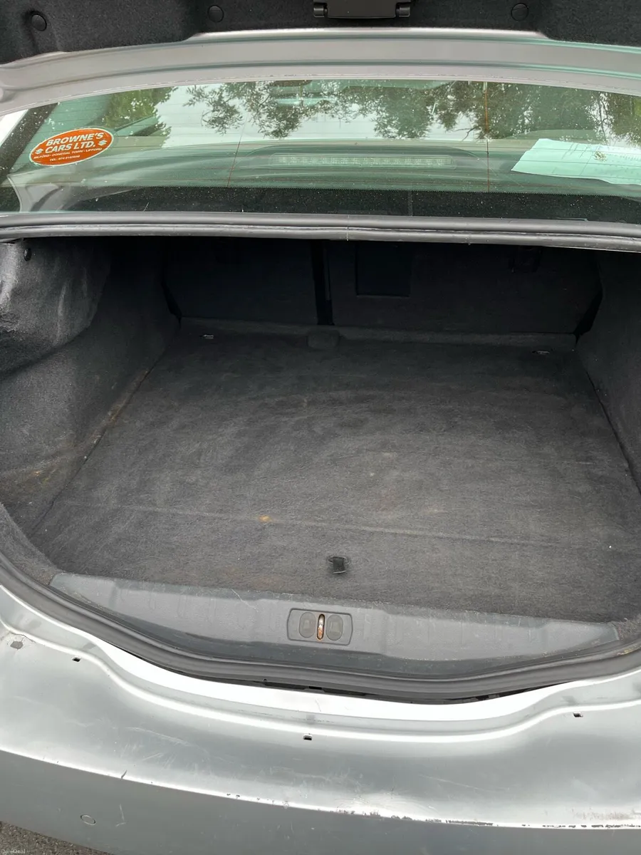 Car - Image 3