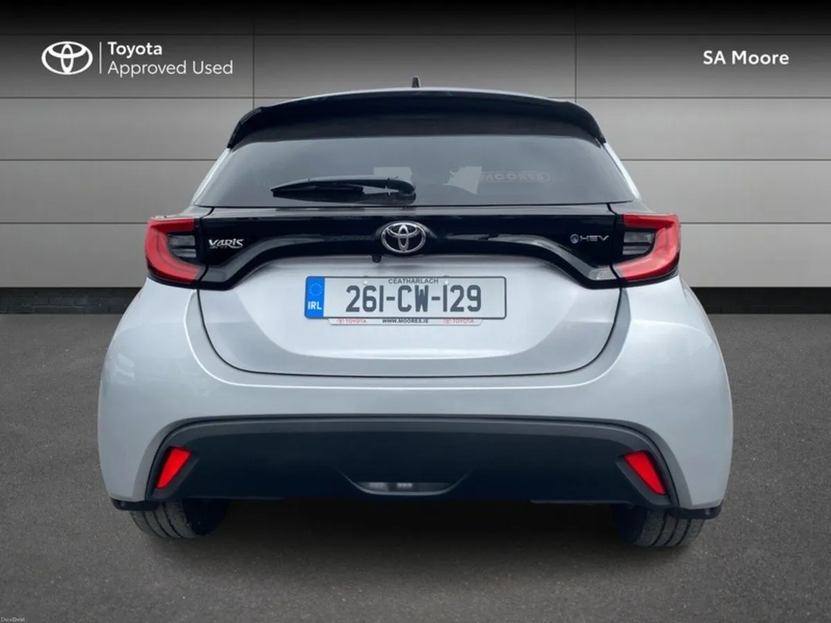 Toyota Yaris HYBRID LUNA SPORT - Image 4