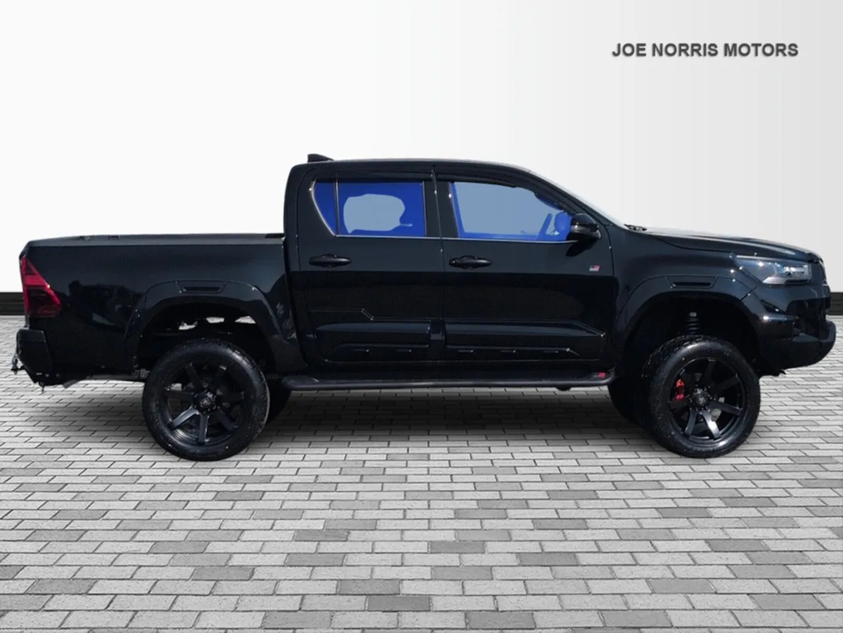 Toyota Hilux 2.4 Diesel Double Cab 4WD AUTOMATIC G - Image 4