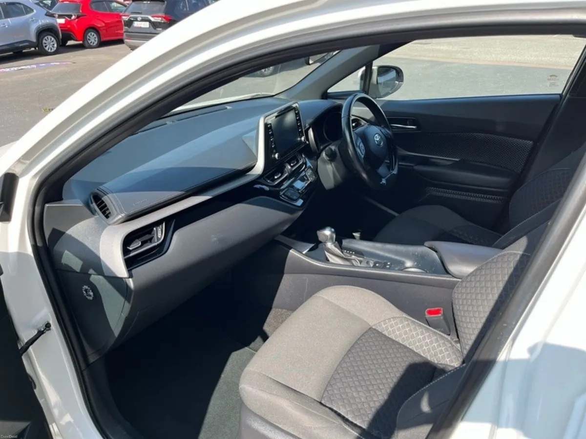 Toyota C-HR C-HR HYBRID LUNA - Image 6