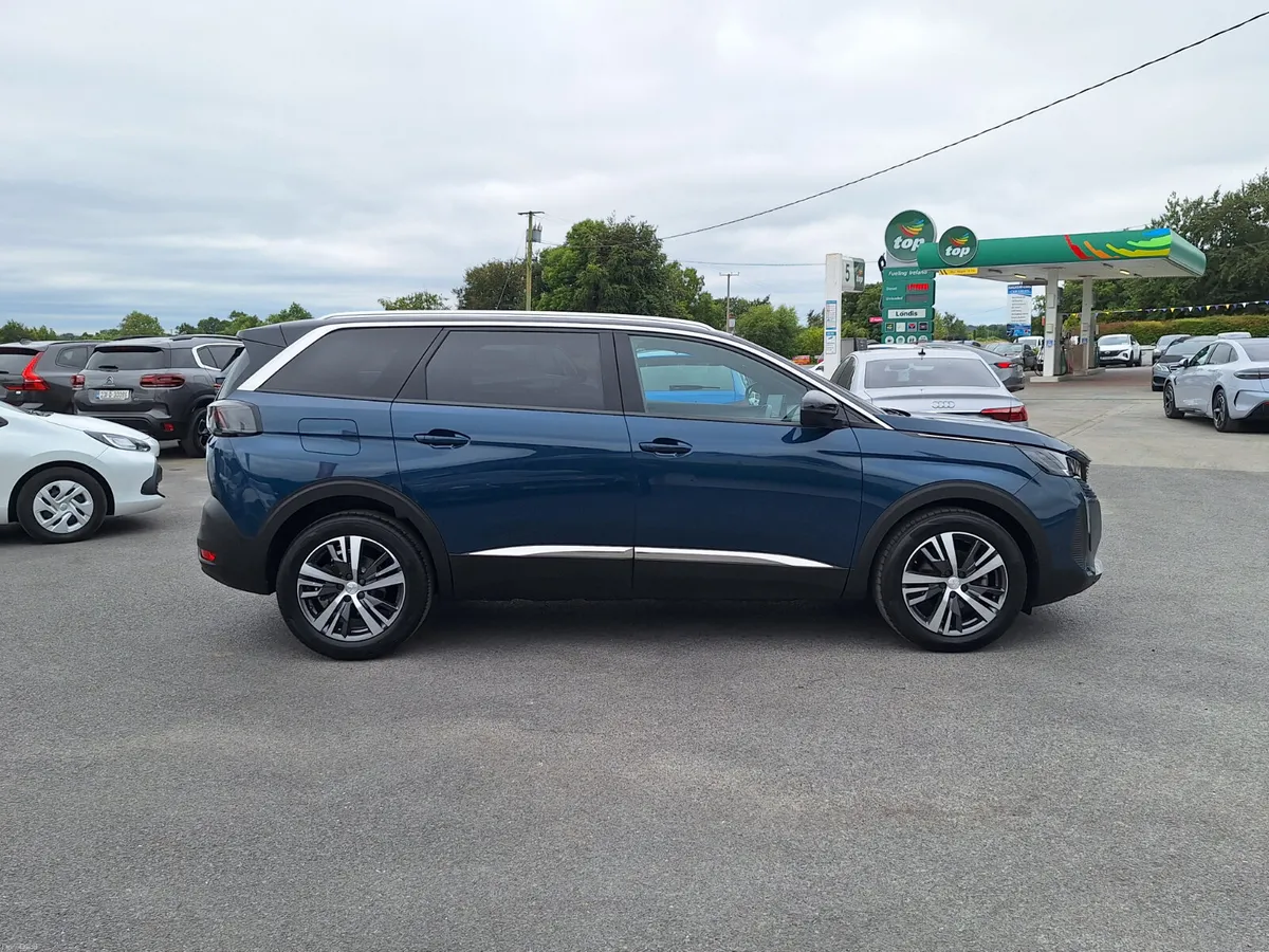 Peugeot 5008 7 Seats1.5 HDI *High Spec/Half Leathe - Image 2