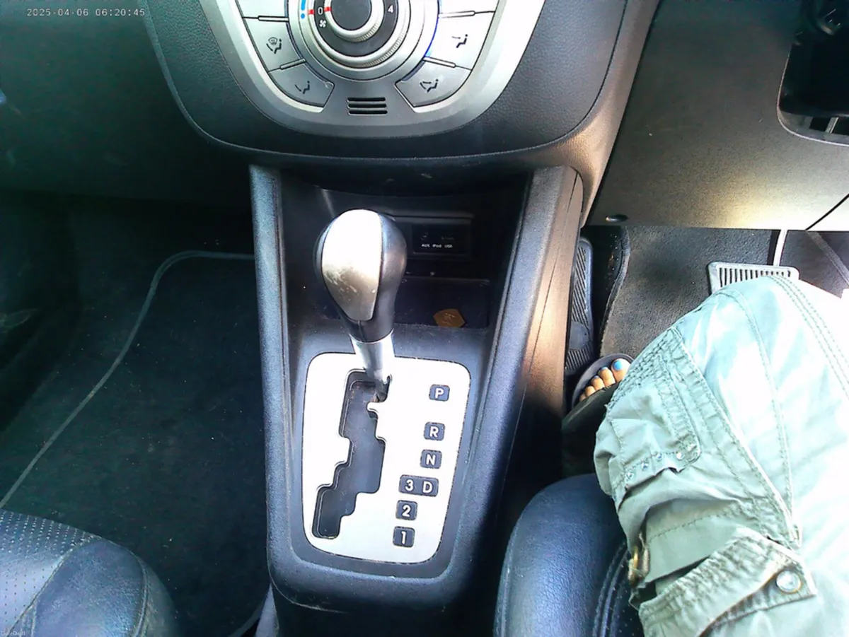 Hyundai ix20 1.6 4DR AUTO AUTOMATIC - Image 2