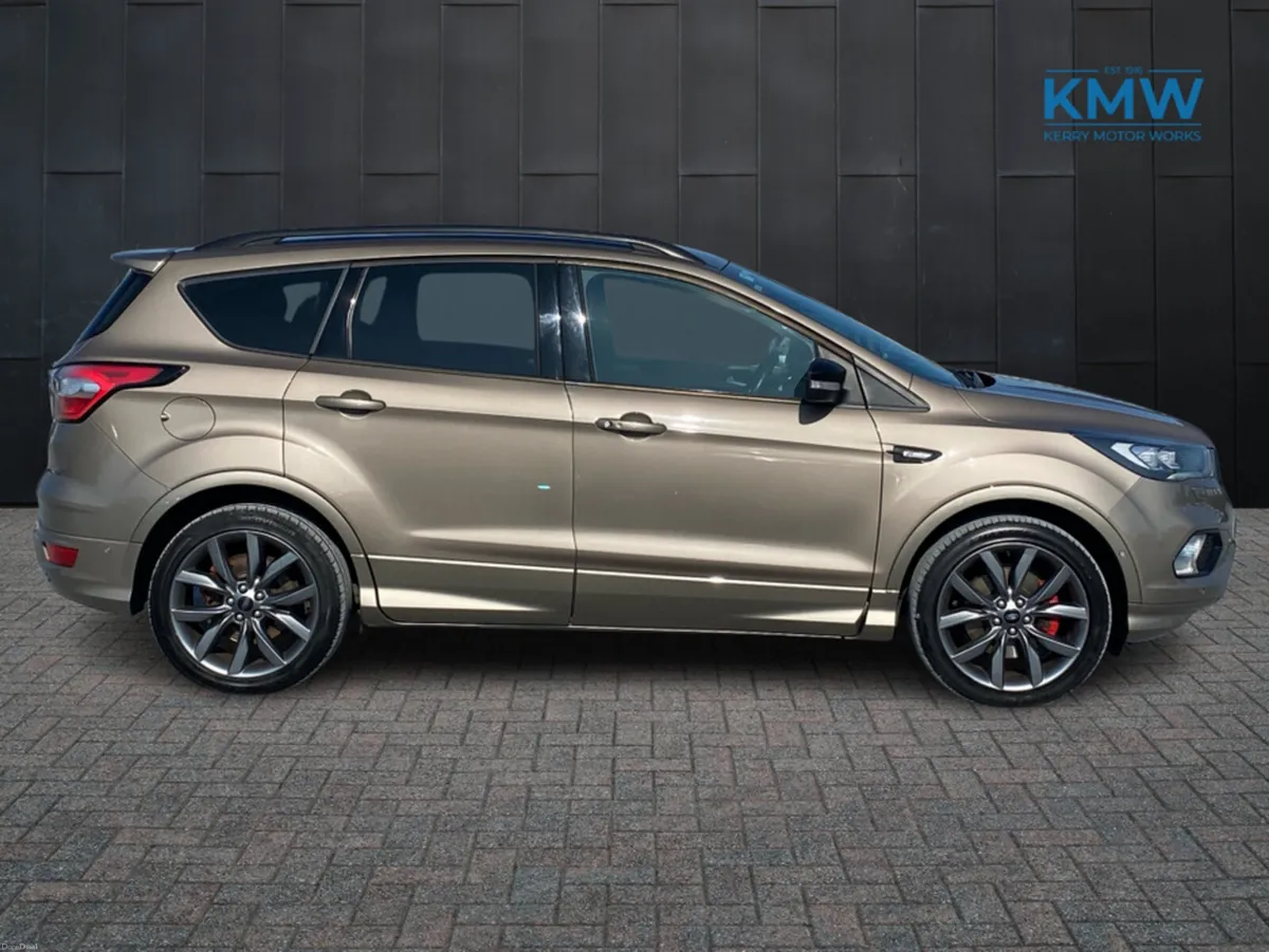 Ford Kuga ST-Line 2.0 TDCI 150BHP... Pan roof - Image 4