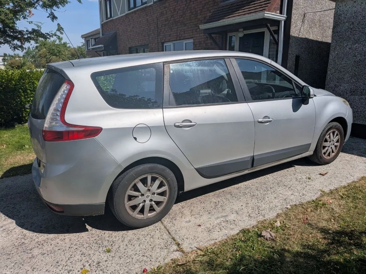 Renault Grand Scenic 2010 - Image 2