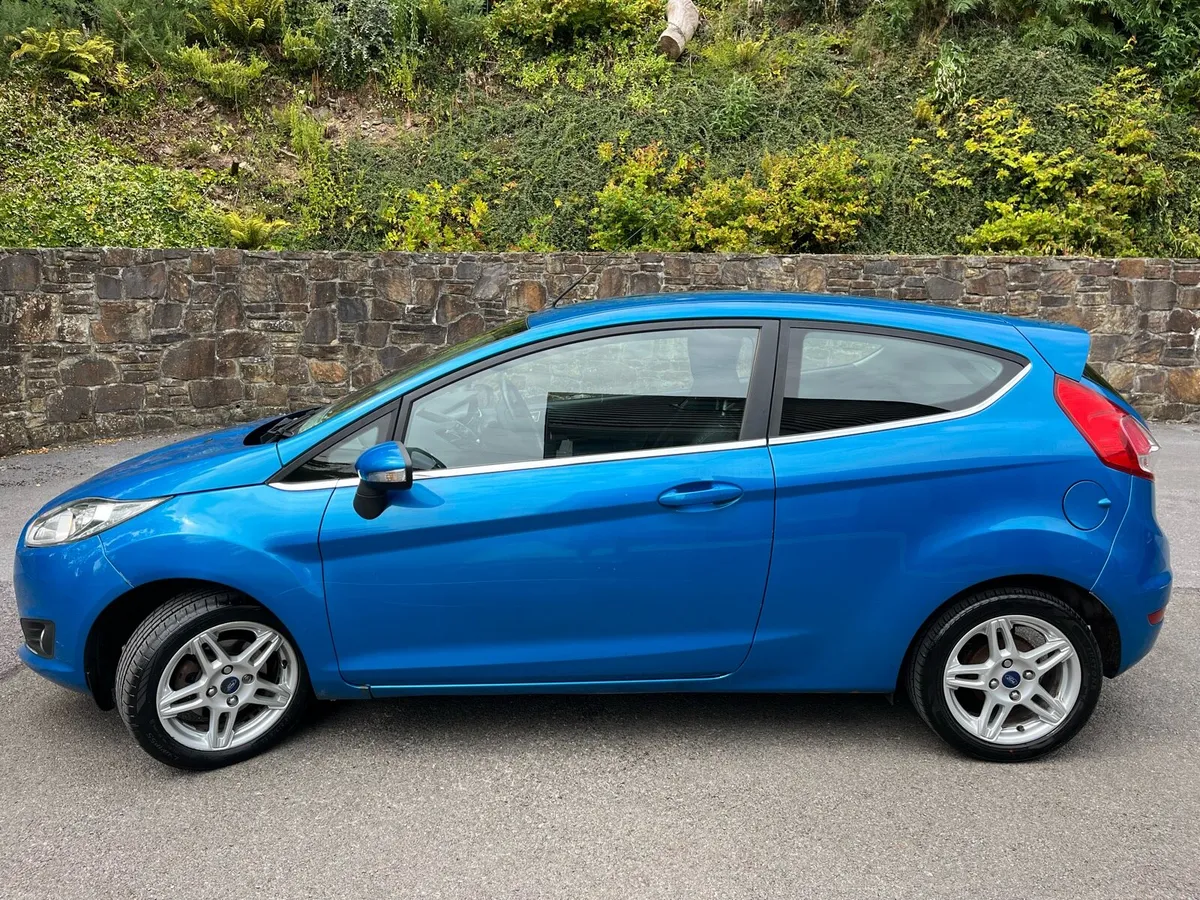 Ford Fiesta 2013 - Image 2