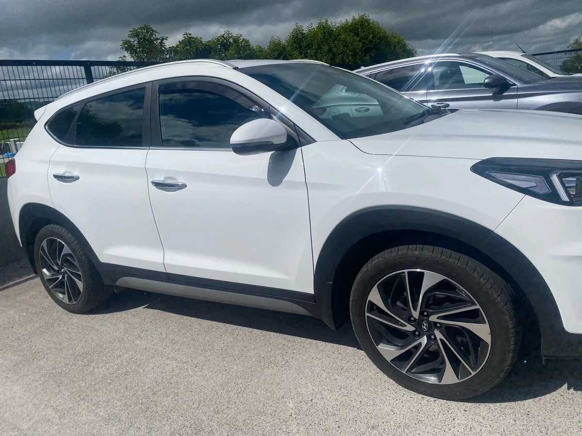2019 White Hyundai Tucson - Image 2