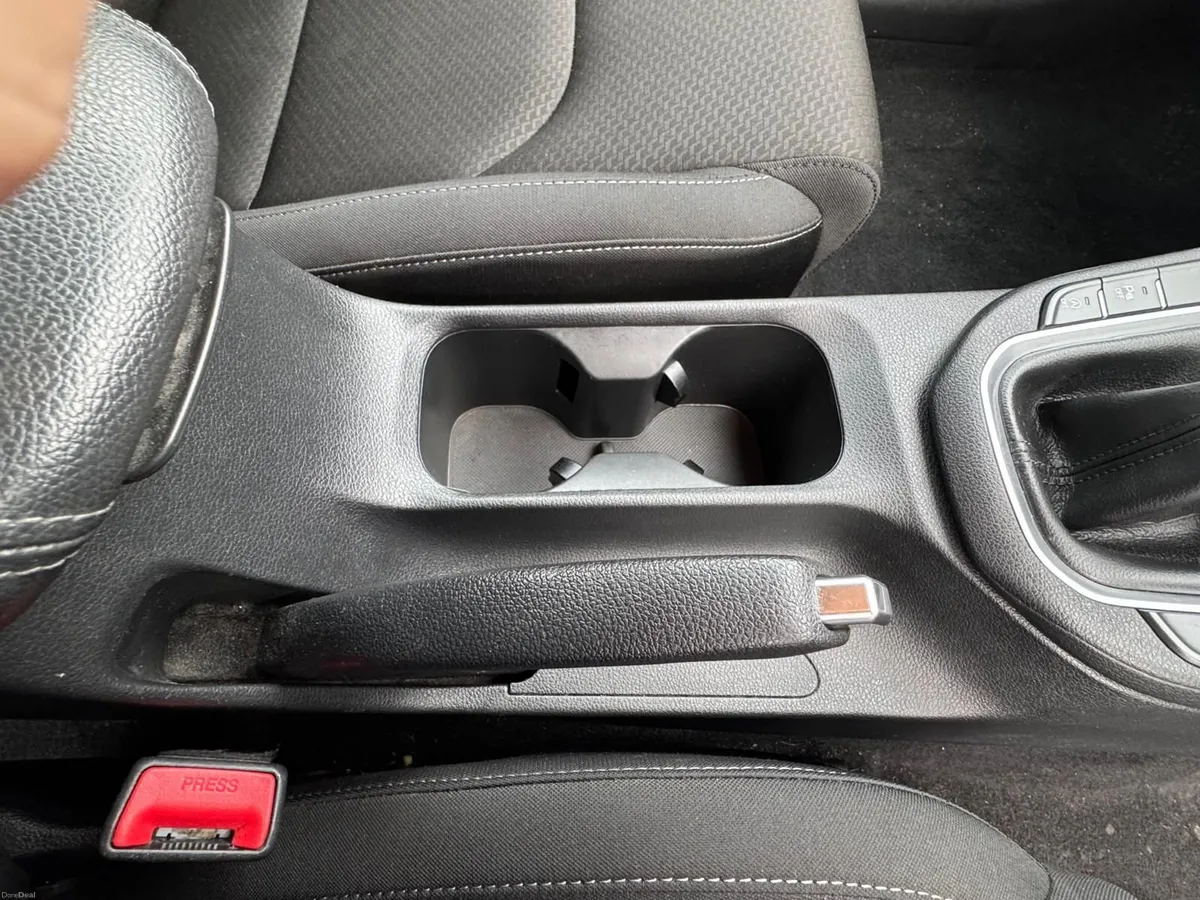 2017 Hyundai i30 1.6 SE NAV Deluxe - Image 4