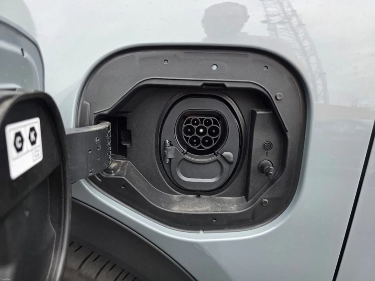 Toyota C-HR Electric Sport 5dr - Image 6