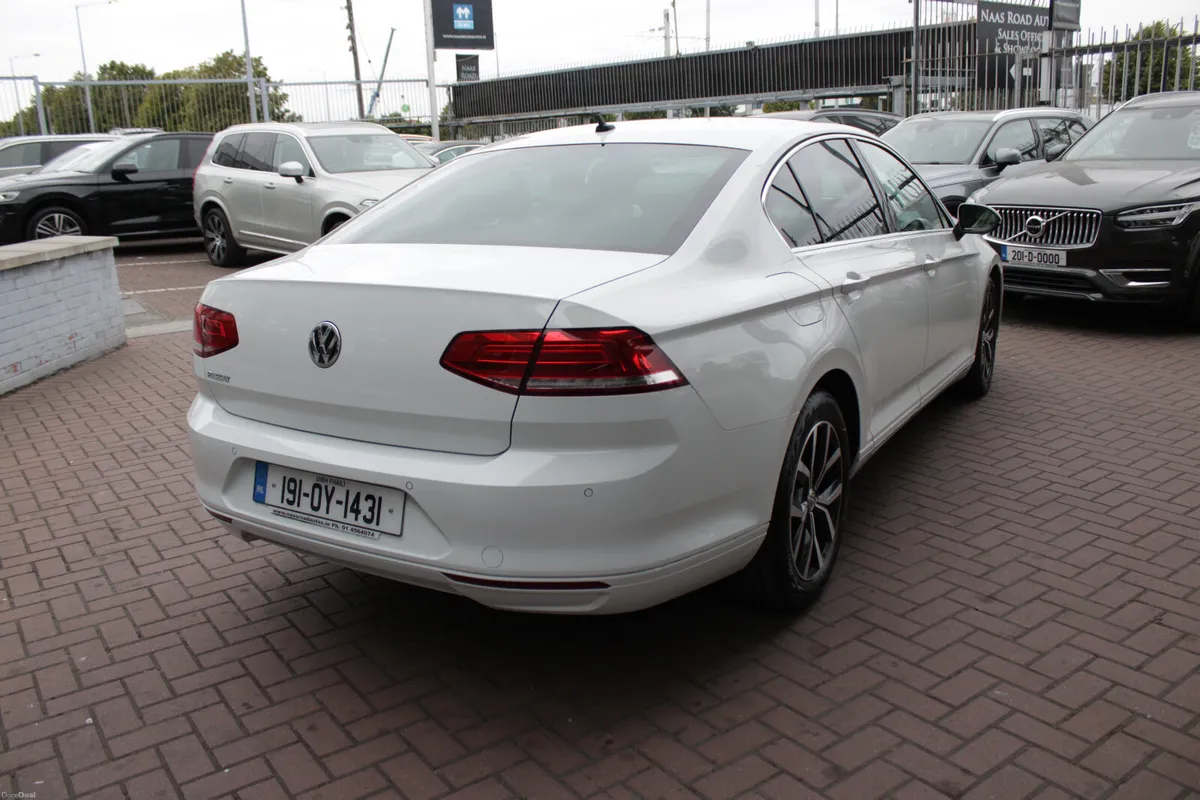2019 VOLKSWAGEN PASSAT 2.0 TDI 150HP COMFORTLINE - Image 4