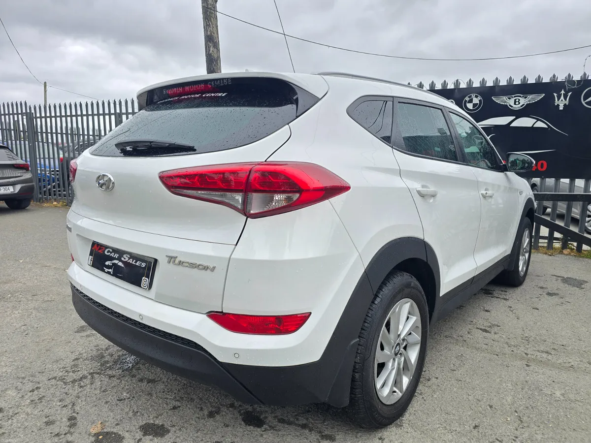181 Hyundai Tucson 1.6 Petrol, LOW MILES, NEW NCT - Image 4
