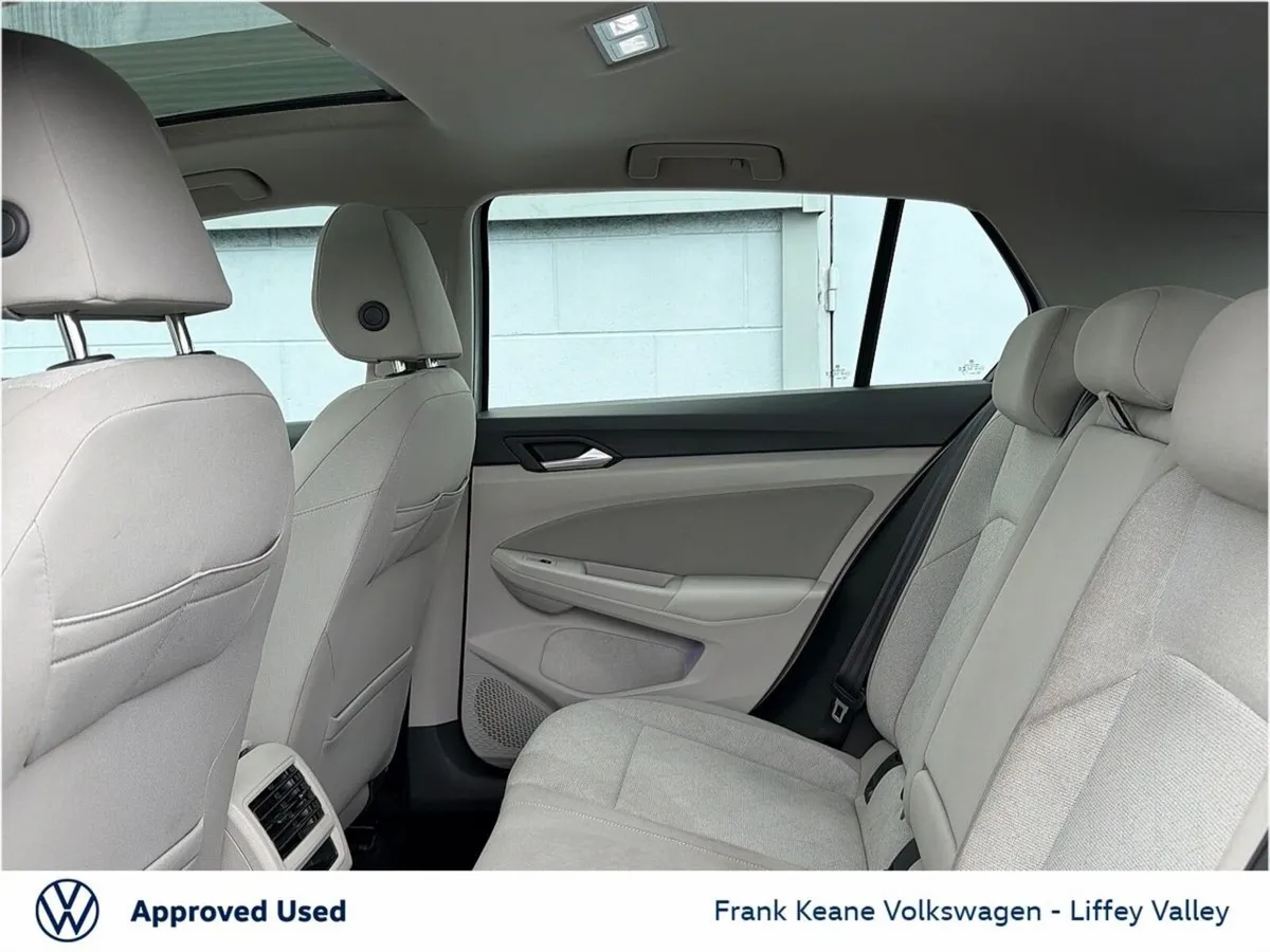 Volkswagen Golf LIFE AUTO 1.0 eTSI 110HP MHEV *SUN - Image 6
