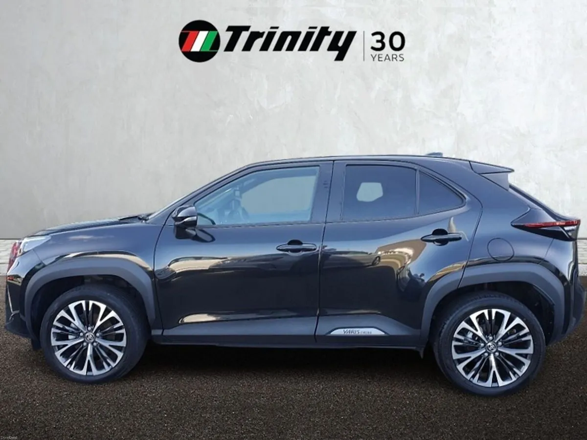 Toyota Yaris Cross ** Z HYBRID ** LOW KMS ** HUGE - Image 5
