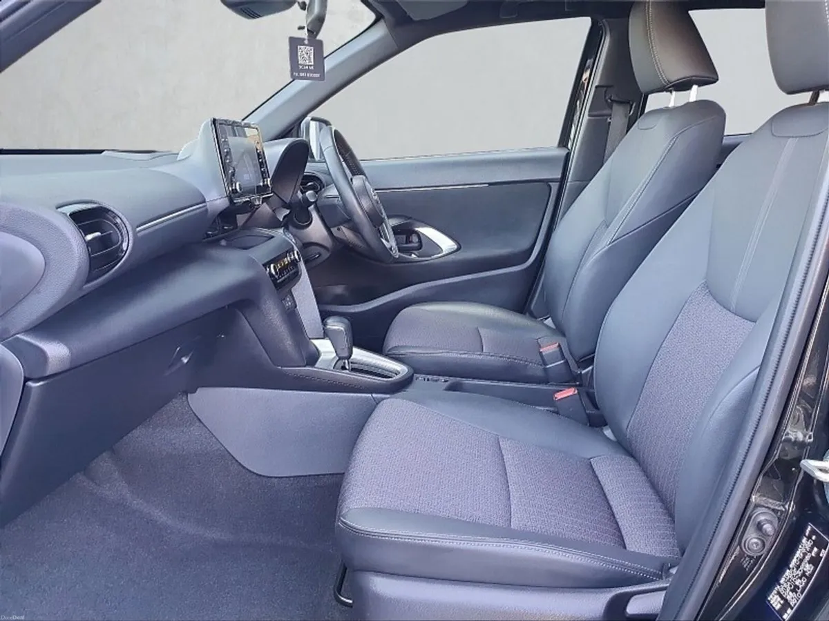 Toyota Yaris Cross ** Z HYBRID ** LOW KMS ** HUGE - Image 6