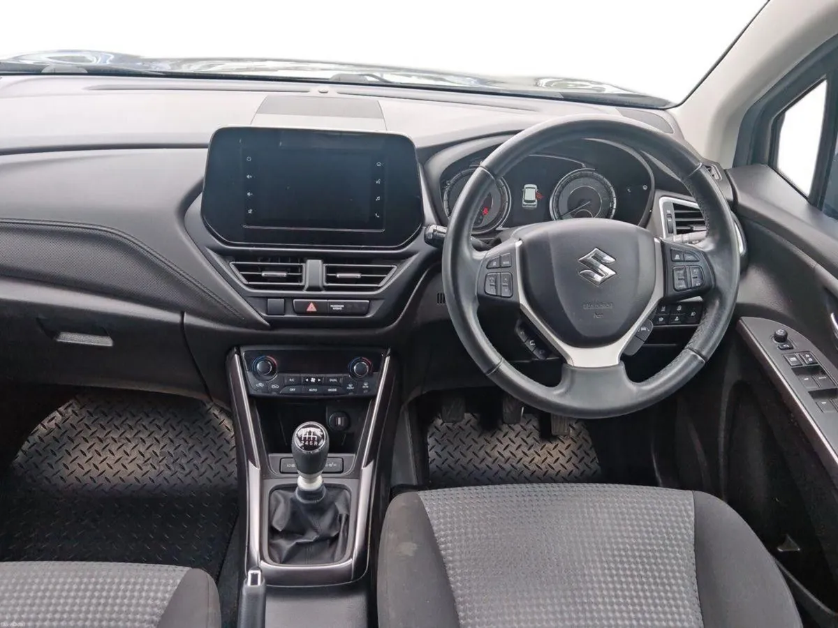 Suzuki SX4 S-Cross Hybrid SZ4 MT - Image 2