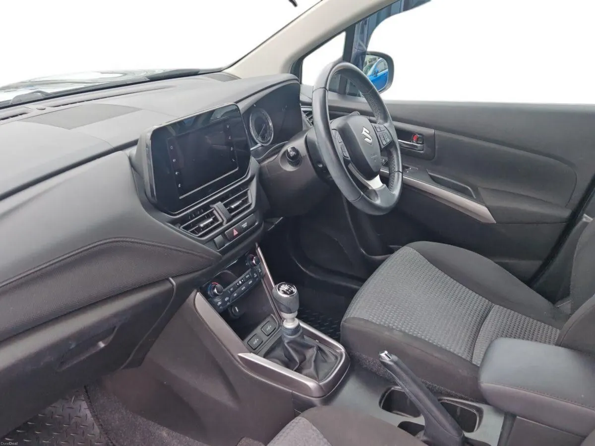 Suzuki SX4 S-Cross Hybrid SZ4 MT - Image 4