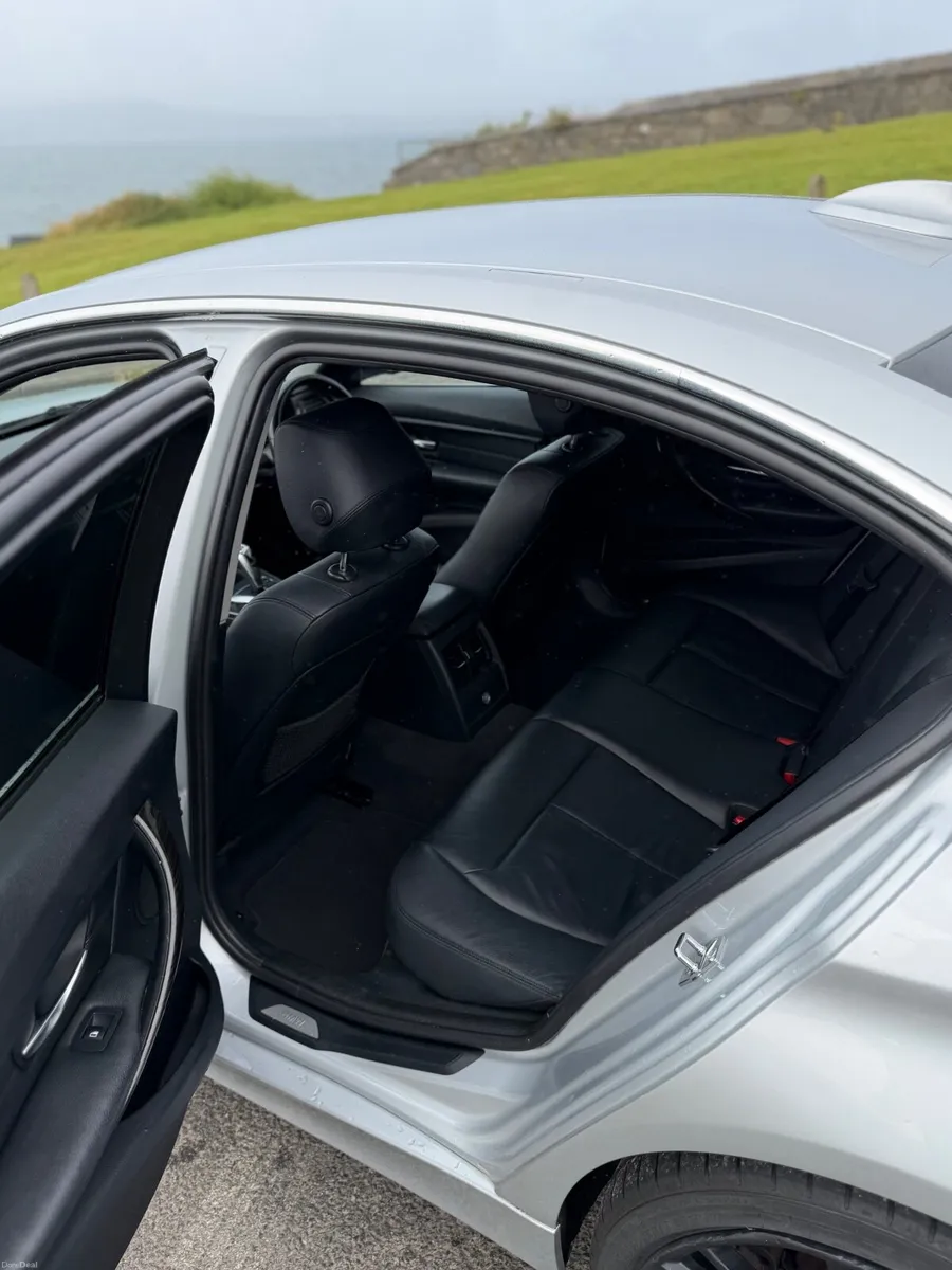 BMW 3-Series 2012 - Image 6