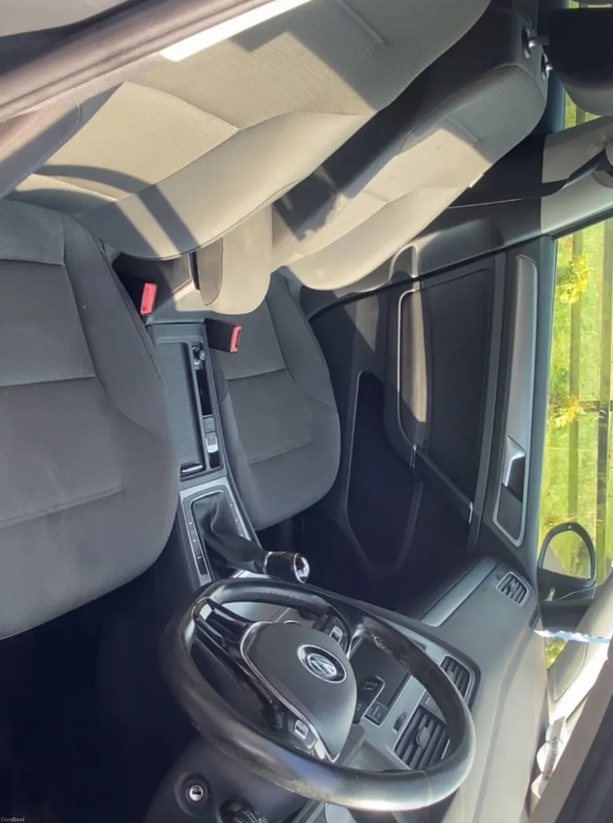 Volkswagen Golf - Image 6